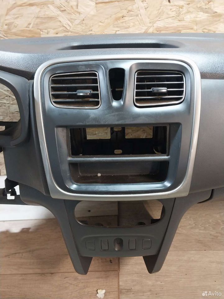 Торпеда Renault Logan 2 без Airbag панель салона — фото 4