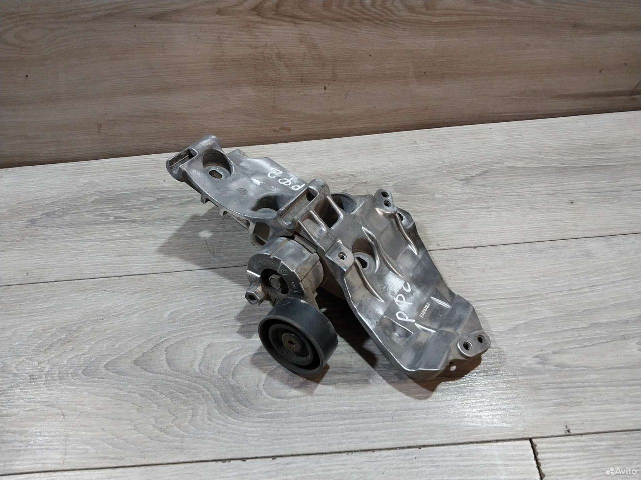 Кронштейн генератора Renault Fluence Megan 3 — фото 2