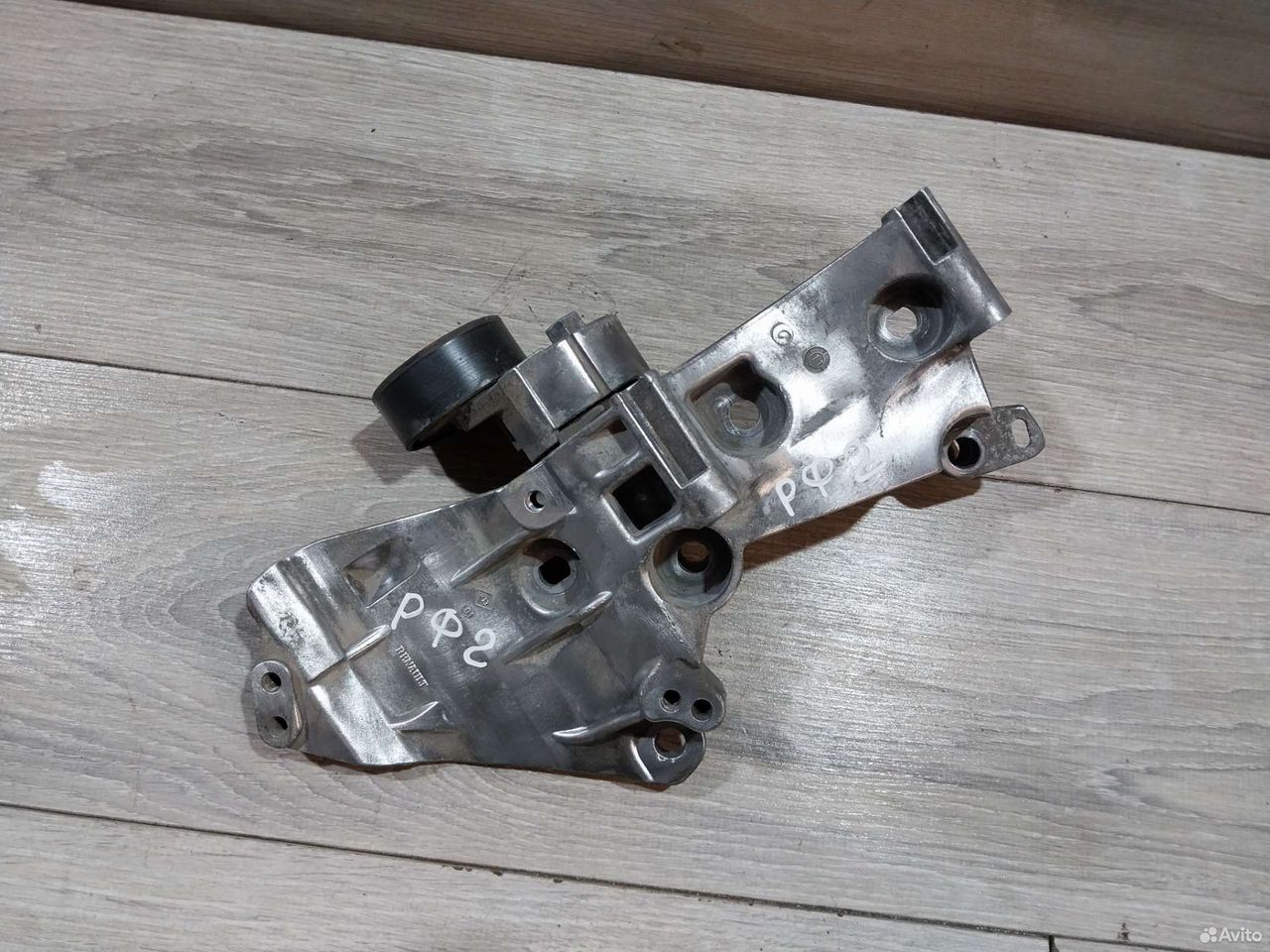 Кронштейн генератора Renault Fluence Megan 3 — фото 3