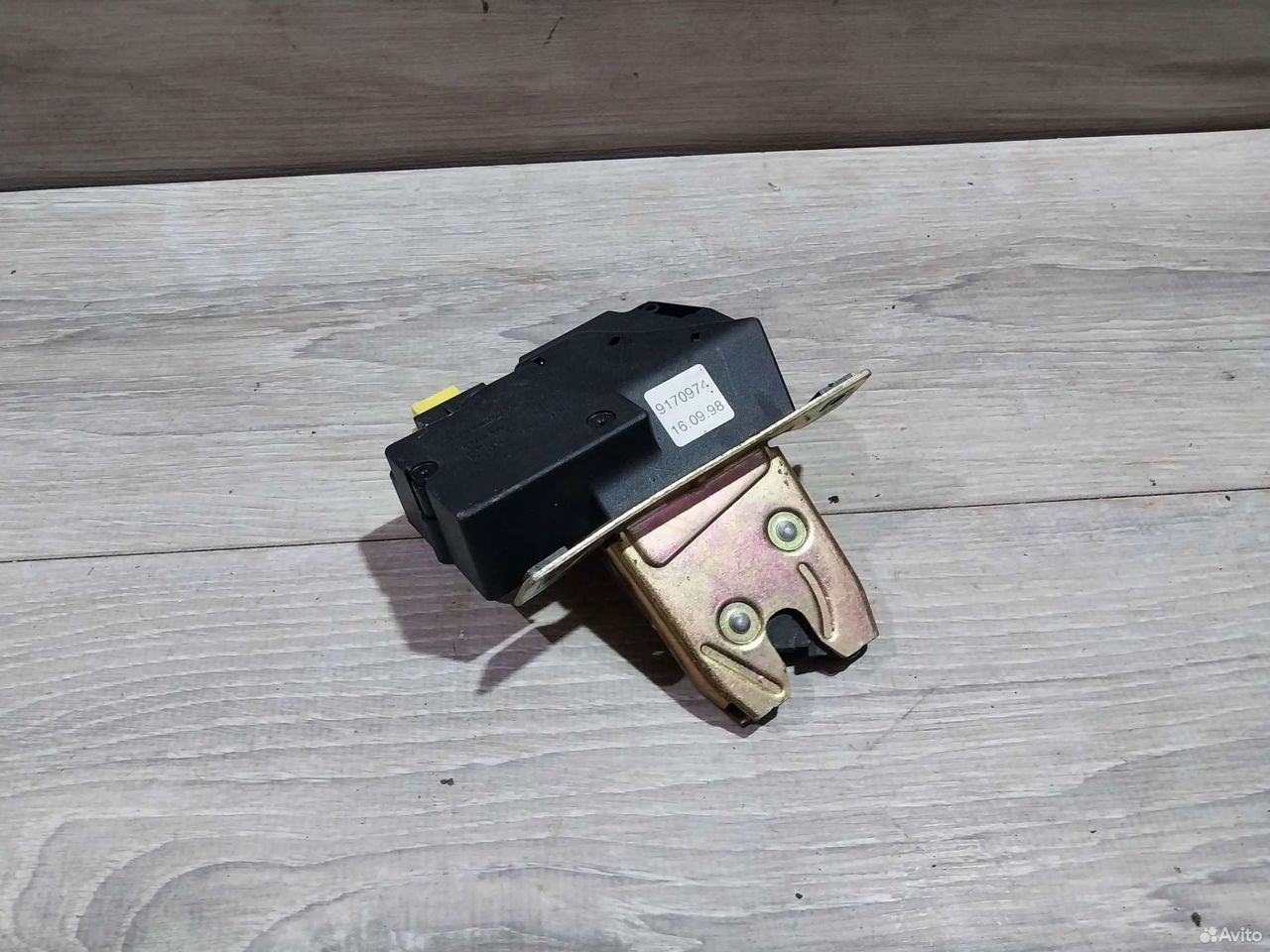Замок крышки багажника Volvo S80 1998-2003