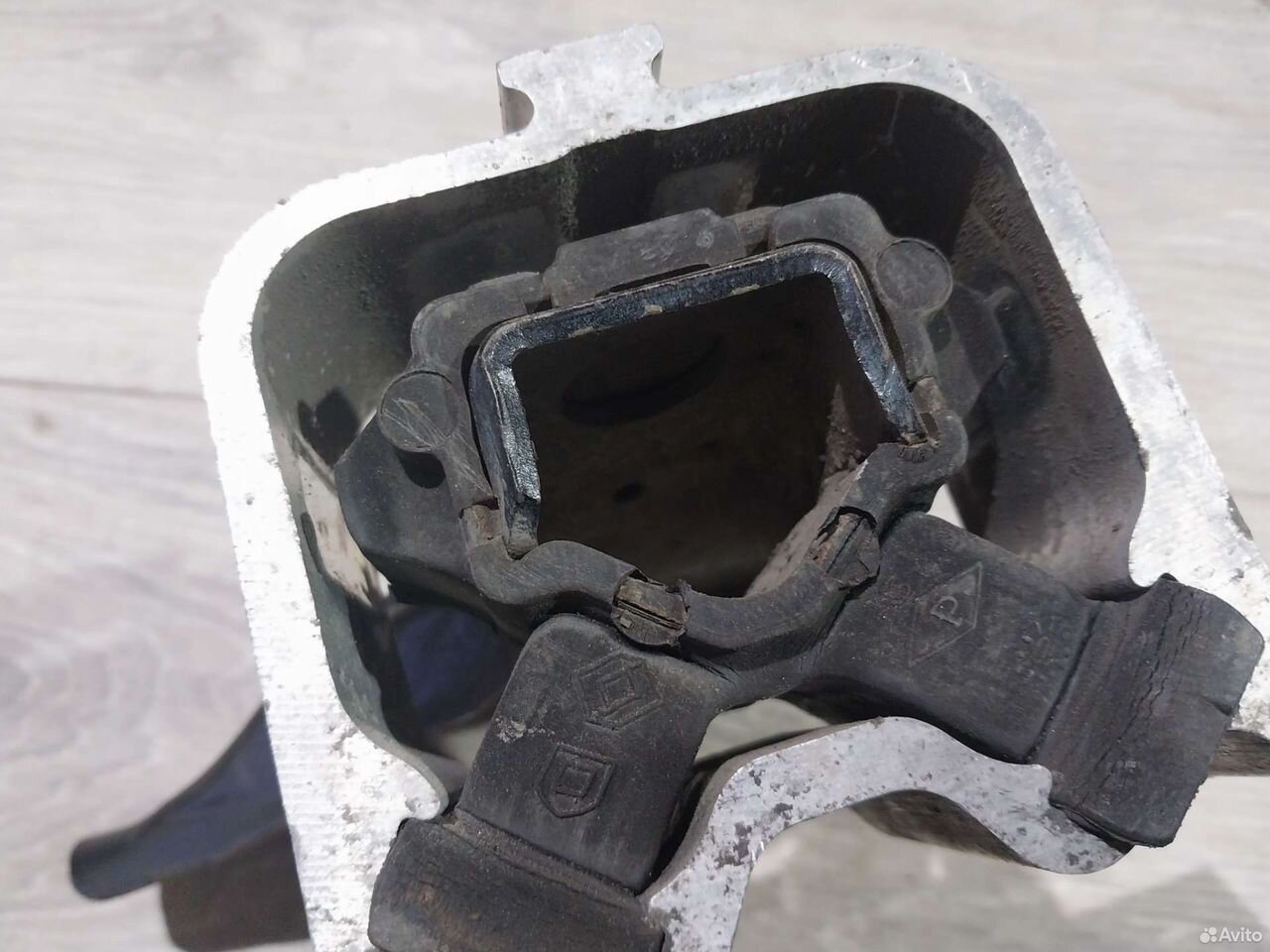 Опора двигателя Renault Logan 1 1.4 K7J — фото 9