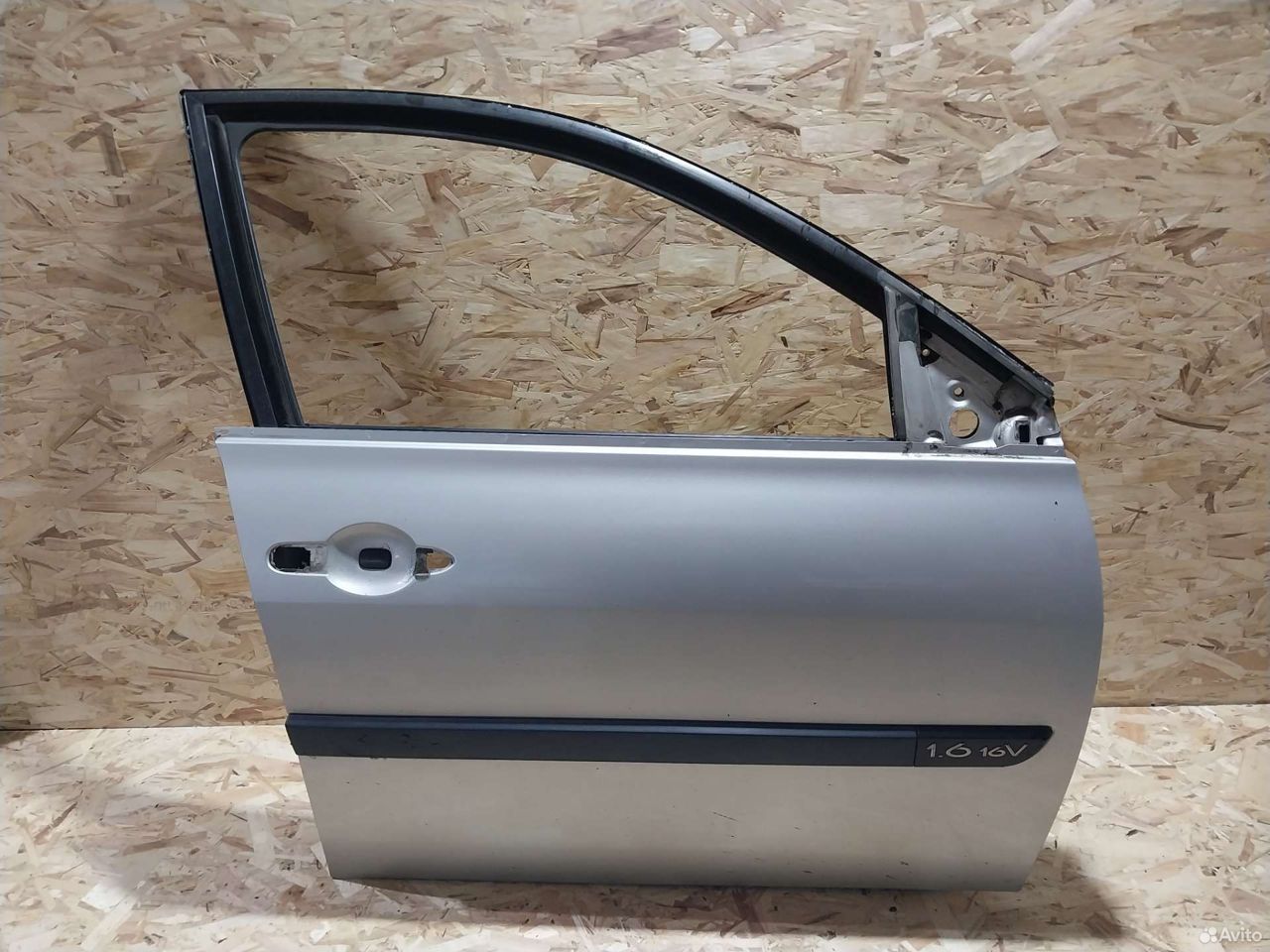 Дверь передняя правая Renault Megan 2