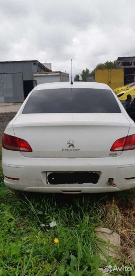 Стекло заднее Peugeot 408