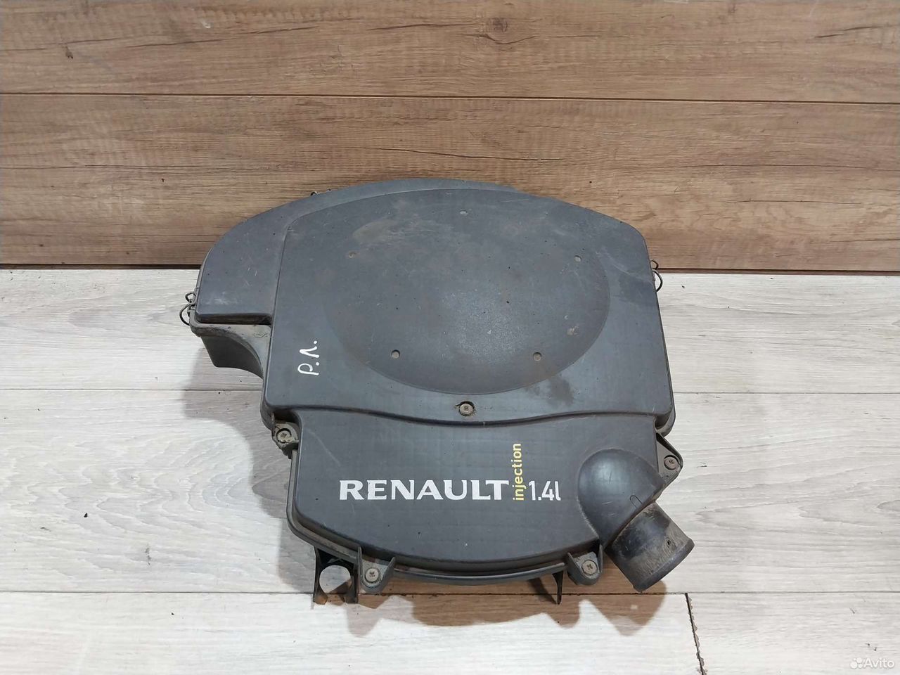 Корпус воздушного фильтра Renault Logan 1.4 K7J