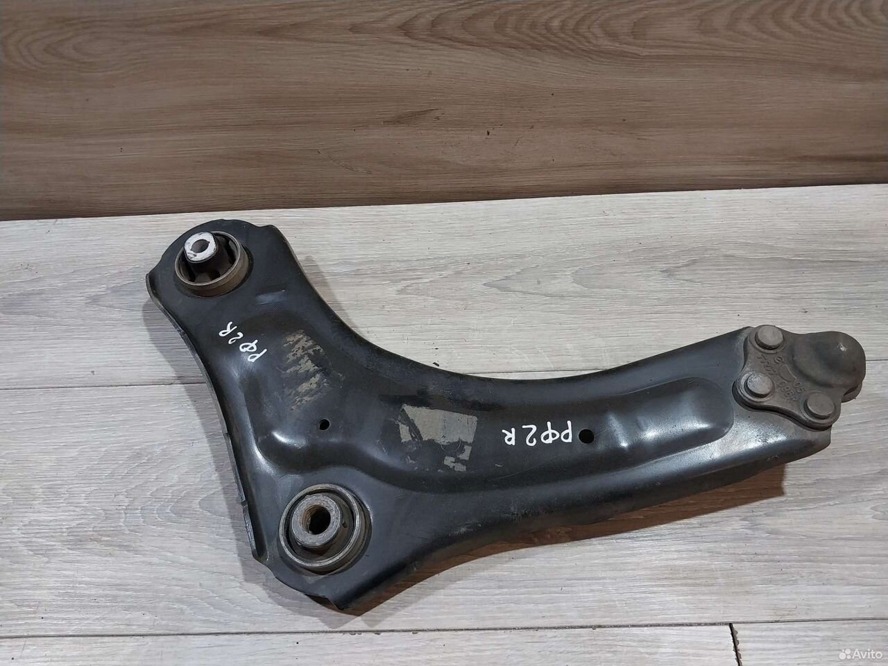 Рычаг подвески правый Renault Megan 3 Fluence