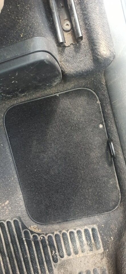 Фото покупателя к отзыву на «Лючок пола Renault Megan 2»