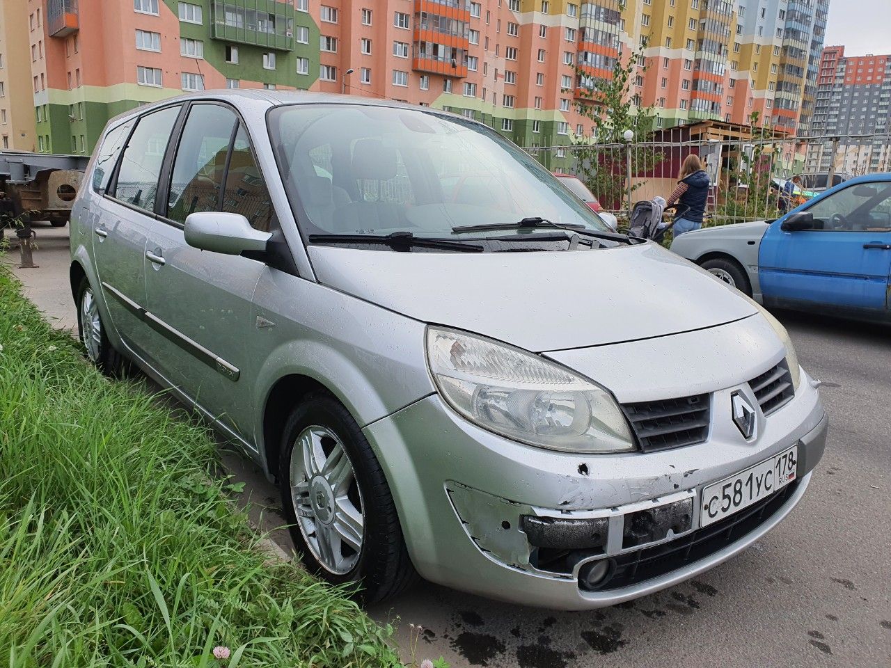 Фото покупателя к отзыву на «Молдинг переднего бампера Renault Scenic 2»