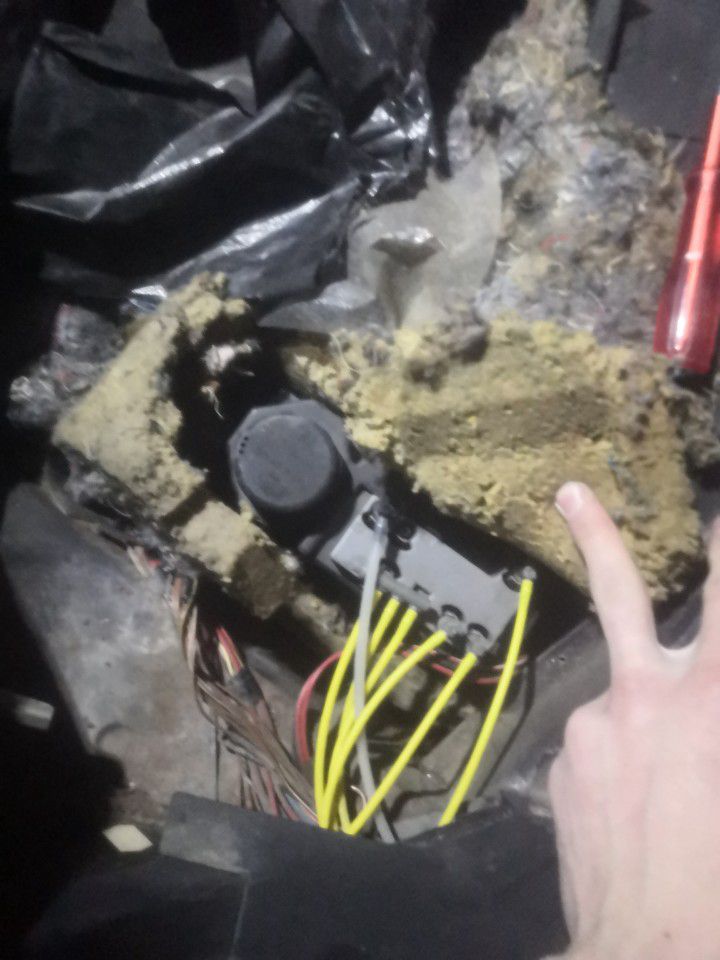 Фото покупателя к отзыву на «Компрессор центрального замка Mercedes W210 W202»