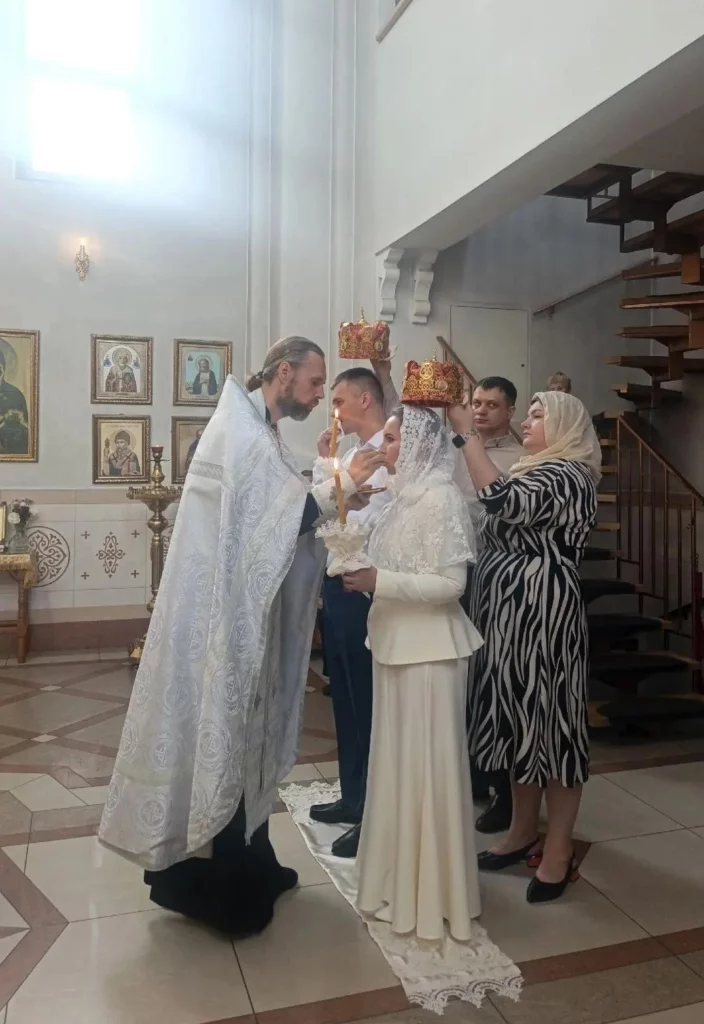 Венчание супругов в туапсинском храме Архистратига Михаила
