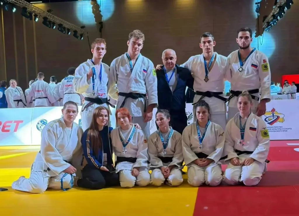 Дзюдоисты сборной Южного федерального округа с медалями чемпионата России