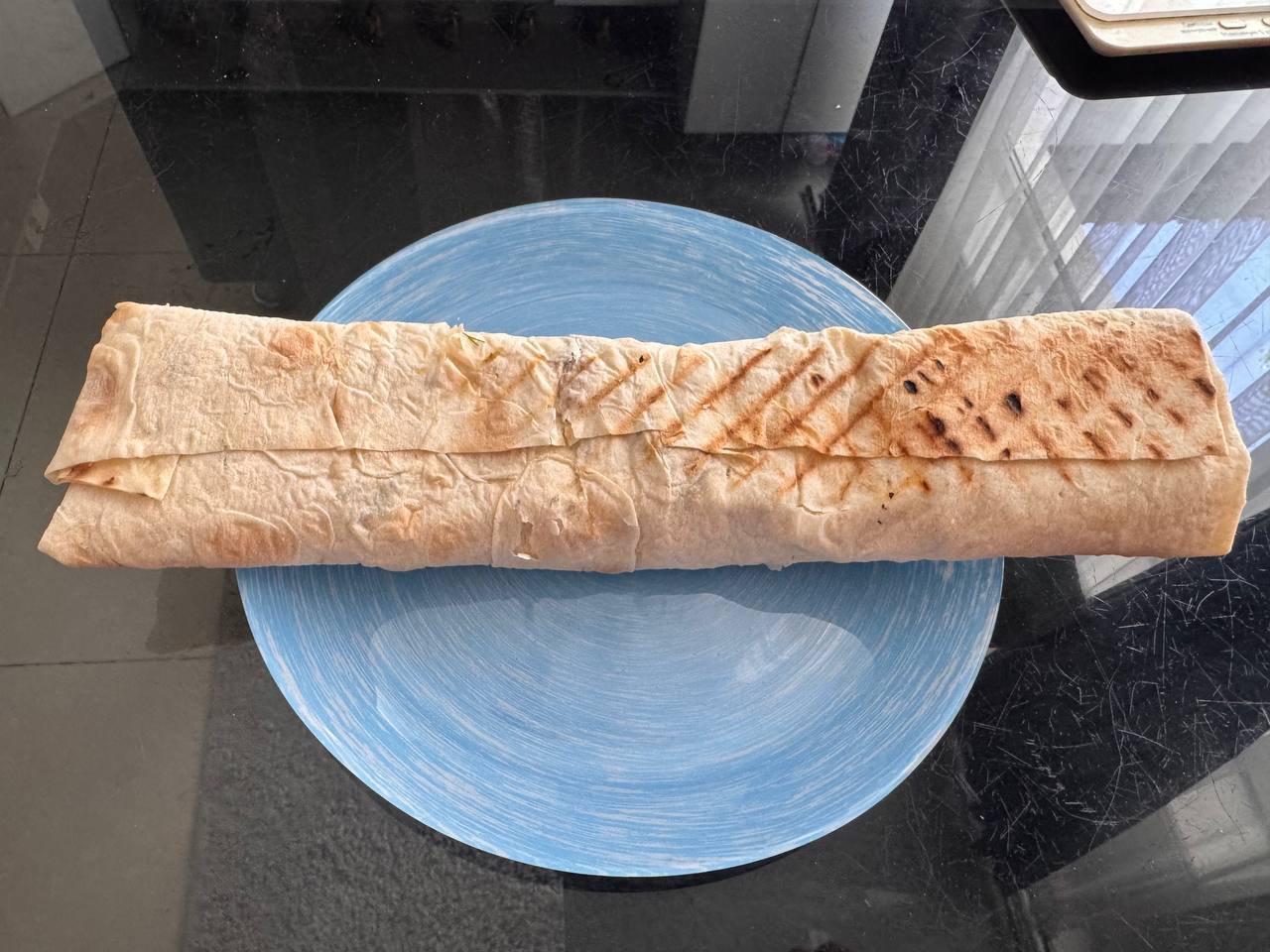 🔥 «Хмели-сунели»: новое место, где шаурму ещё учатся крутить, но вкус уже поймали