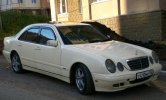 Mercedes E220.jpg