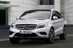 spyshots-mercedes-gla-crossover-with-rendering-1080p-4.jpg