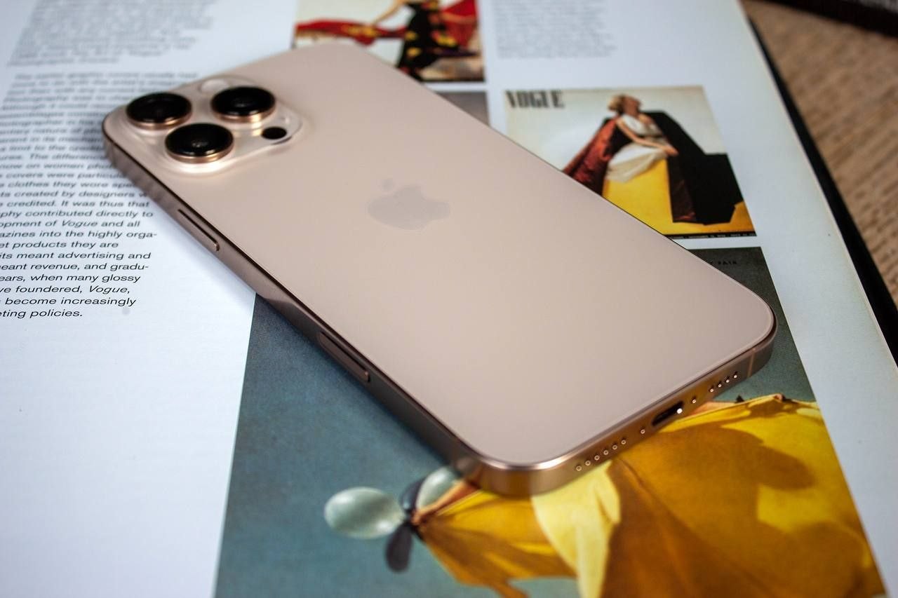 iPhone 16 Pro Max 256GB Desert Titanium
