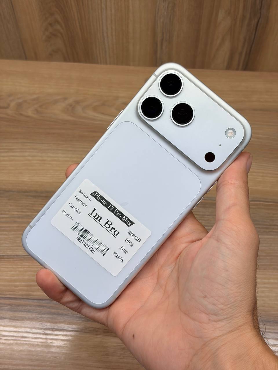 iPhone 17 Pro Max 256GB Silver (1280$)