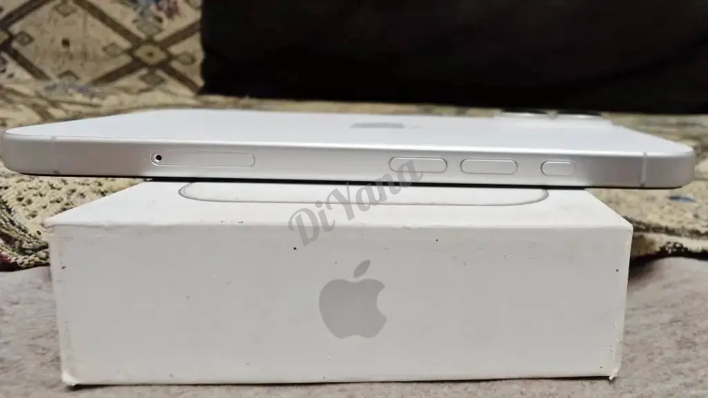 iPhone 16 256GB белый (физ. SIM) • Идеальное состояние