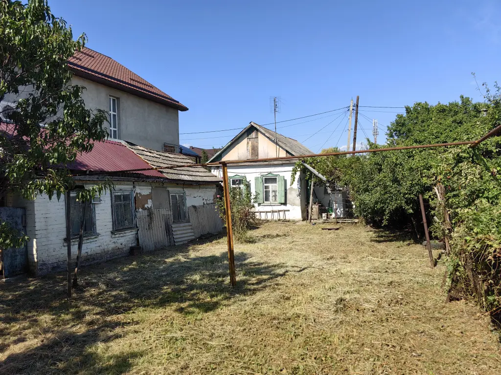 Участок под строительство дома в тихом районе