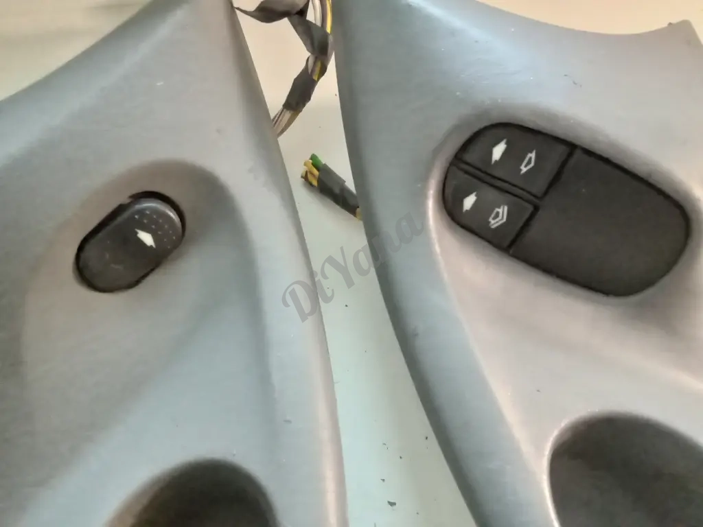 Блок управления стеклоподьемниками Ford focus1
