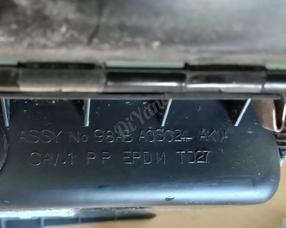 Бардачок Ford focus1