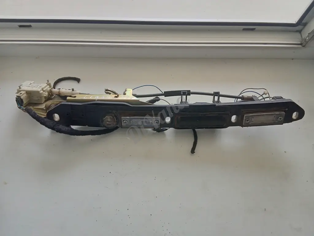 Ручка багажника на volkswagen Passat b5+