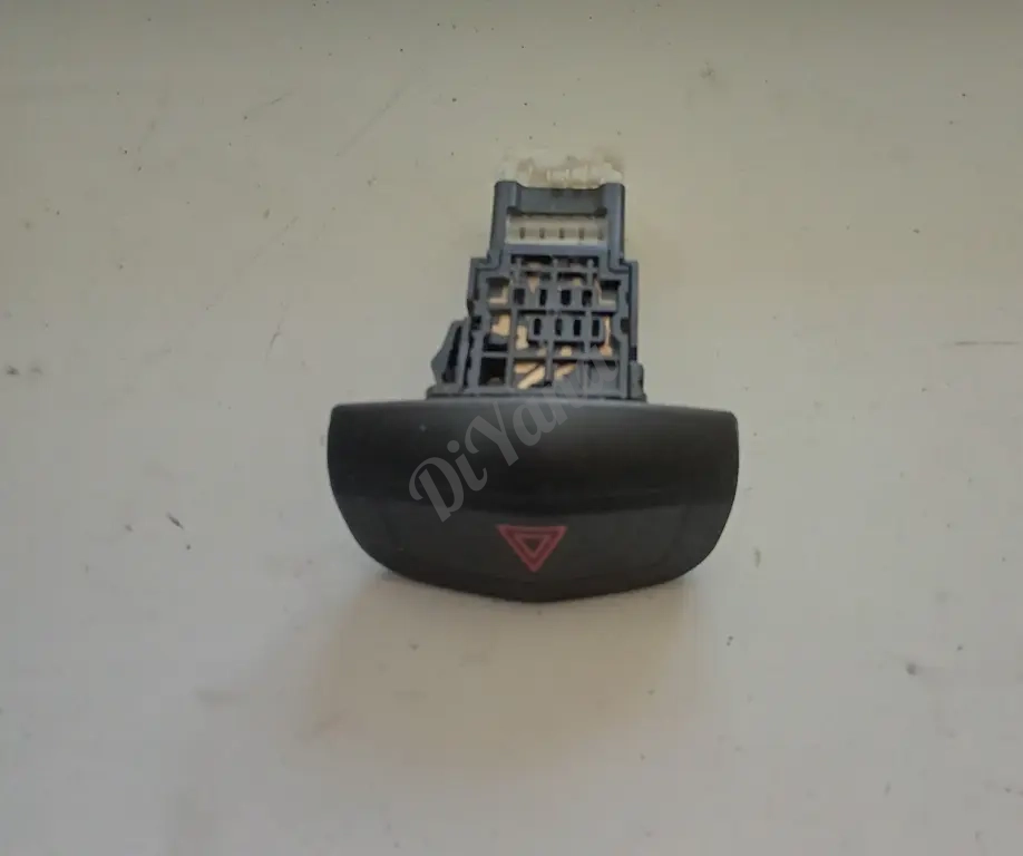 Кнопка аварийной сигнализации Nissan Primera p12