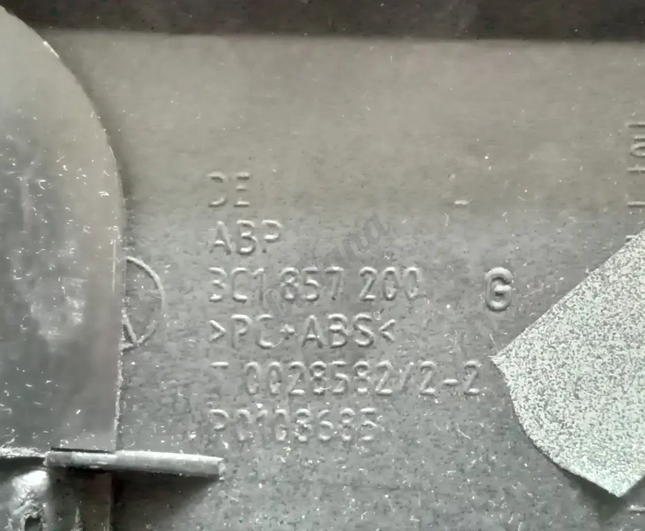 Накладка торпедо volkswagen Passat b6