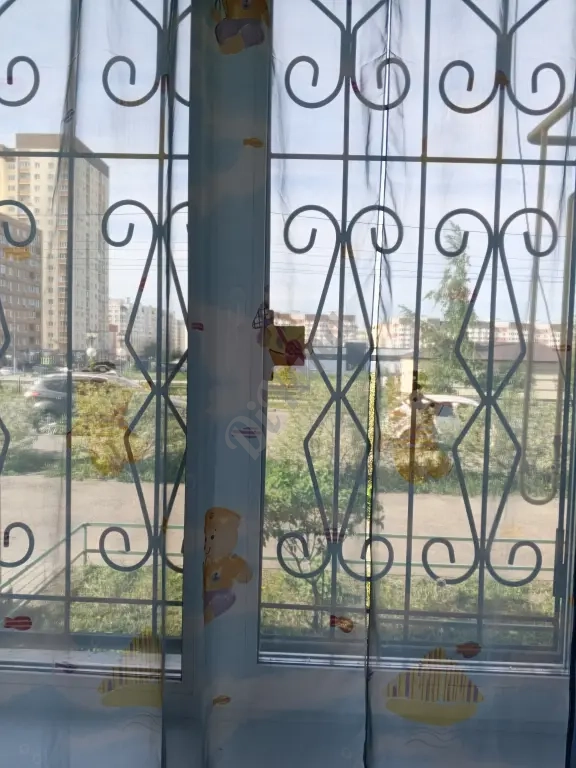 Продаю 3х комнатную квартиру на 1м этаже на бульваре под коммерцию..