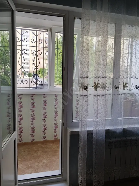 Продаю 3х комнатную квартиру на 1м этаже на бульваре под коммерцию..
