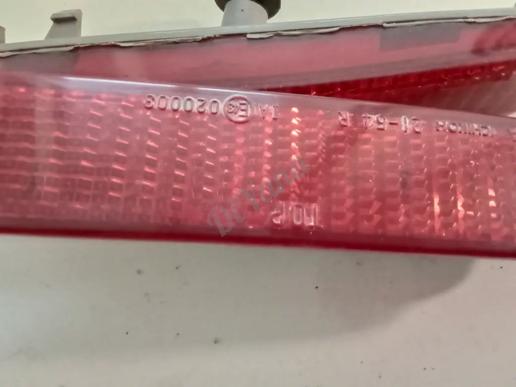 Отражатель Toyota corolla Verso
