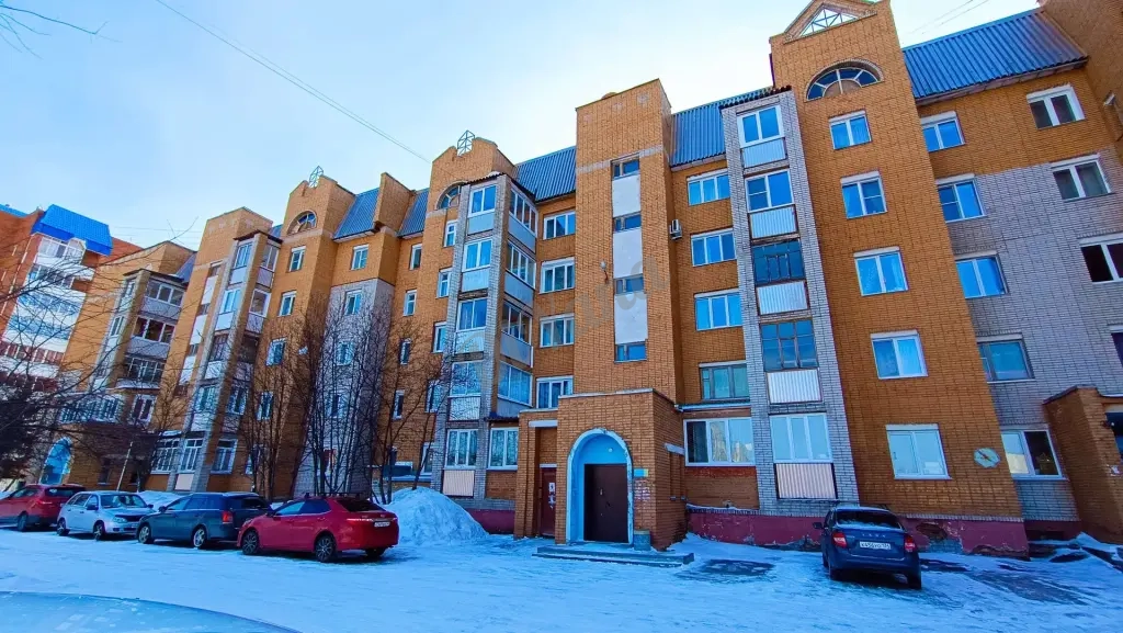 Продам 2-х комнатную квартиру в кирпичном доме