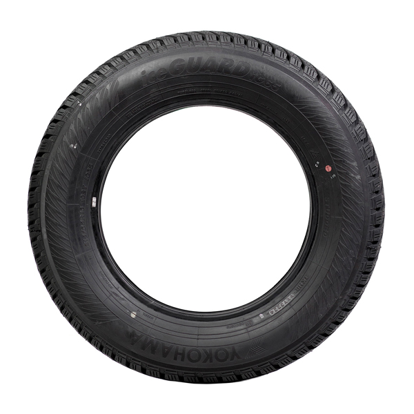 R18 235/50 Yokohama IceGuard IG65 101T