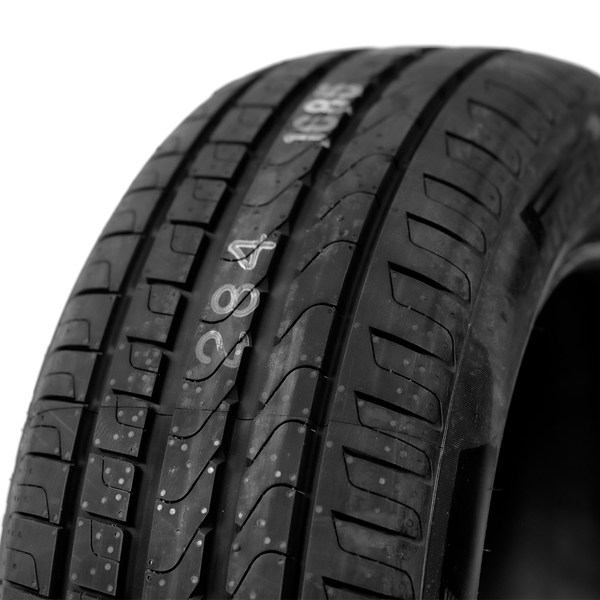 R17 225/50 Pirelli Cinturato P7 Run Flat 94W