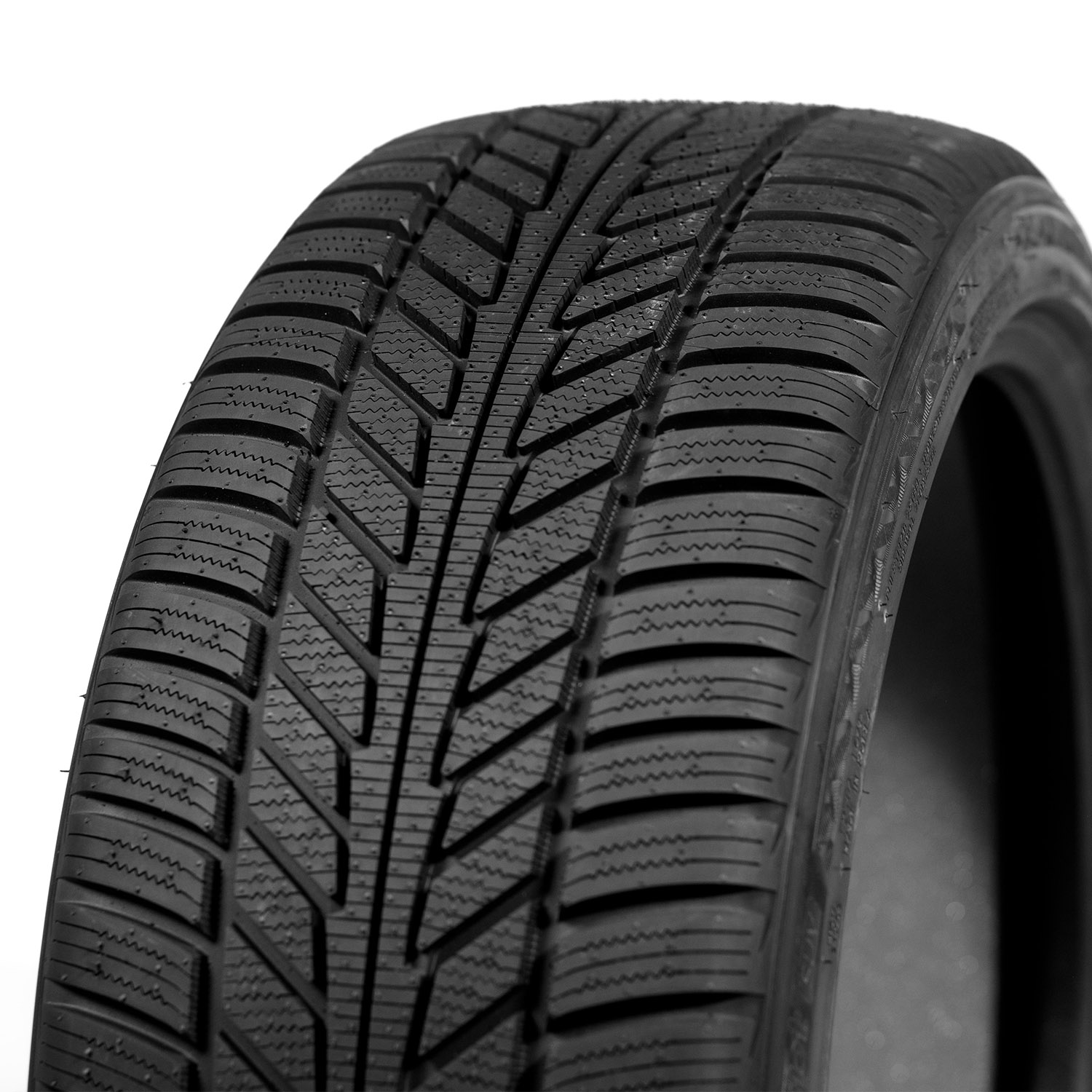 R22 295/35 Hankook IW01A XL 108V