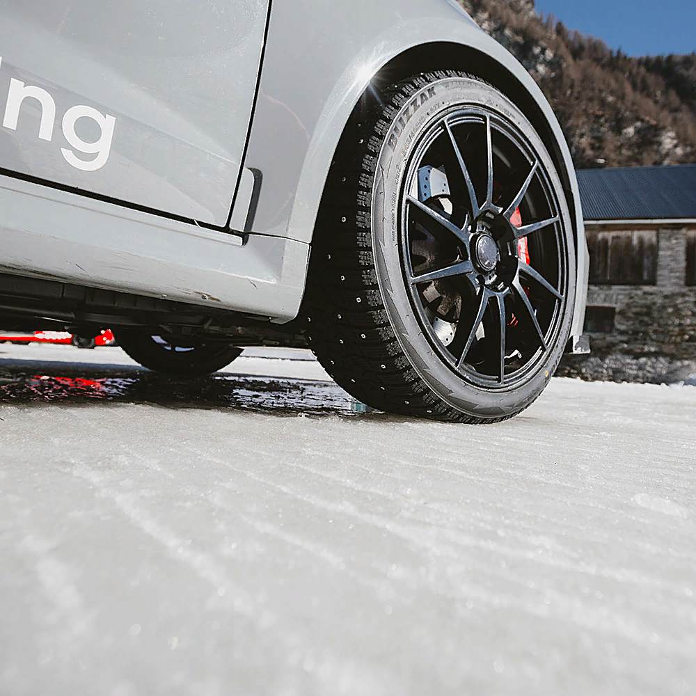 Автошина R18 245/40 Bridgestone Blizzak Spike-02 97T Автошина R18 245/40 Bridgestone Blizzak Spike-02 97T