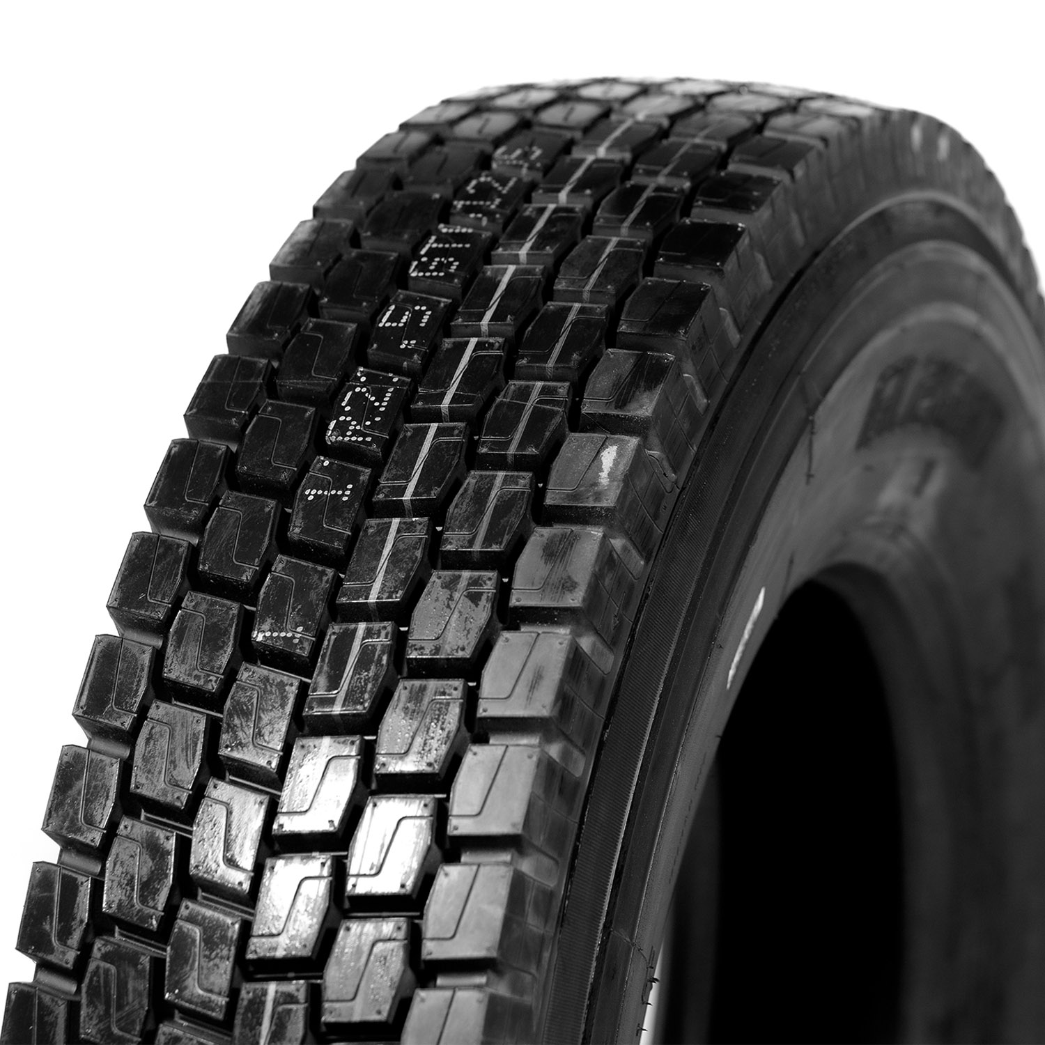 Грузовая шина для ведущей оси Advance GL268D