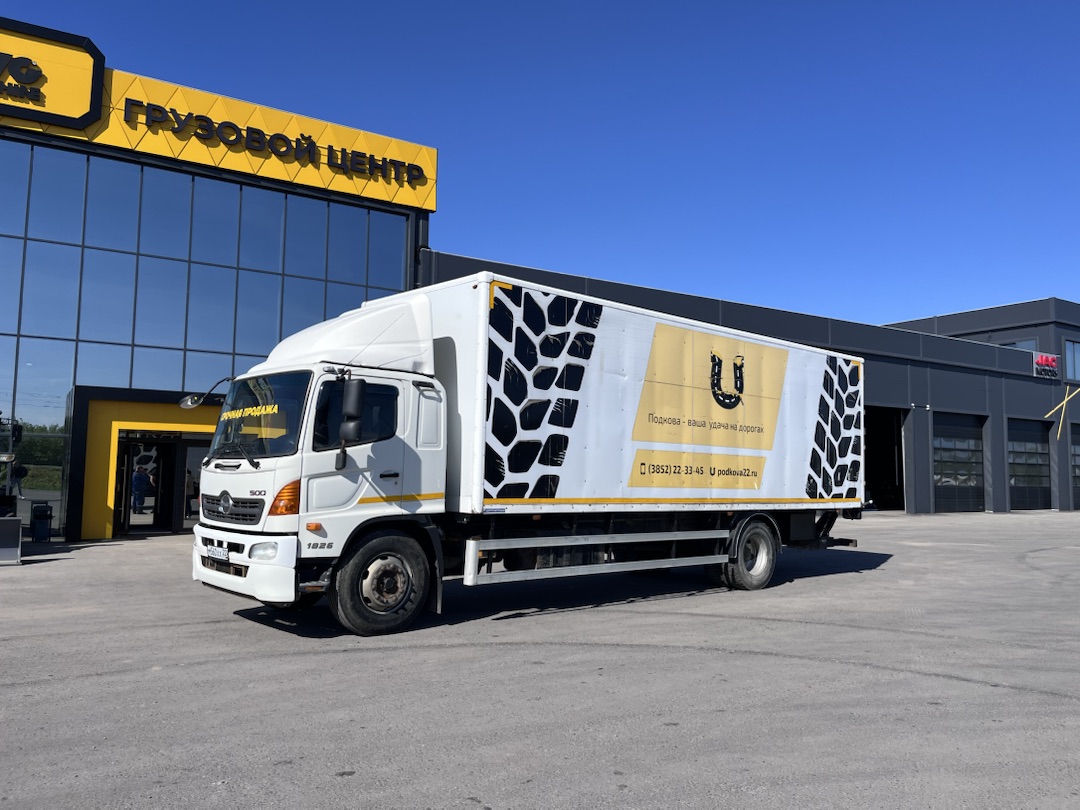 Промтоварный фургон Hino 500