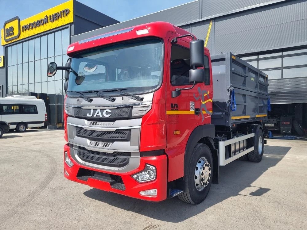 Пополнение в автопарке: выдали зерновоз JAC N200!