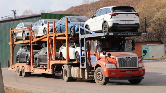 Рекордное количество иномарок с пробегом завезли в Россию