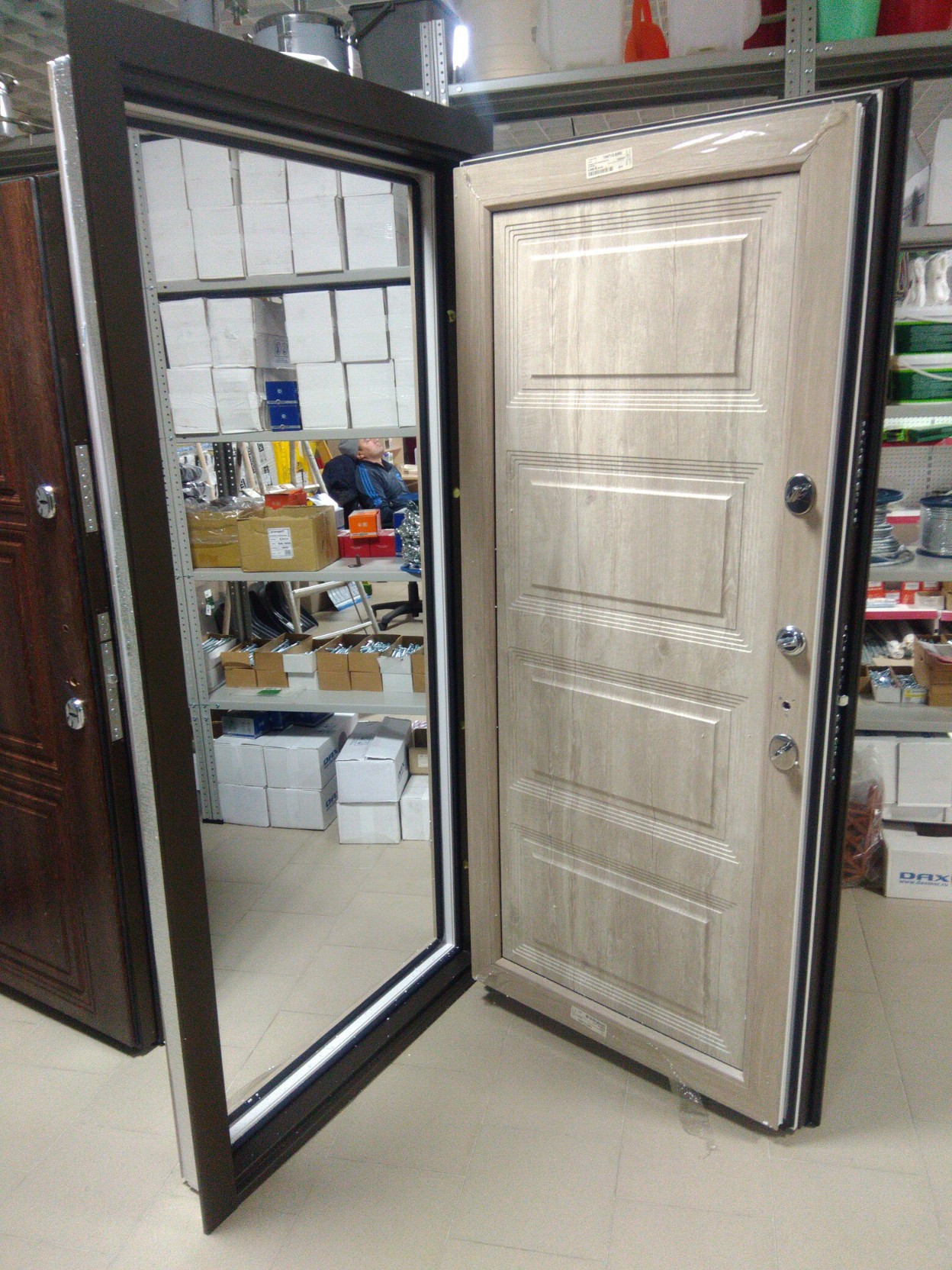 Дверь металлическая W371 Термо Комбид Пласт+ 960 R Шоколадный муар/ пан. Светлый дуб изображение, анонсные картинки товара