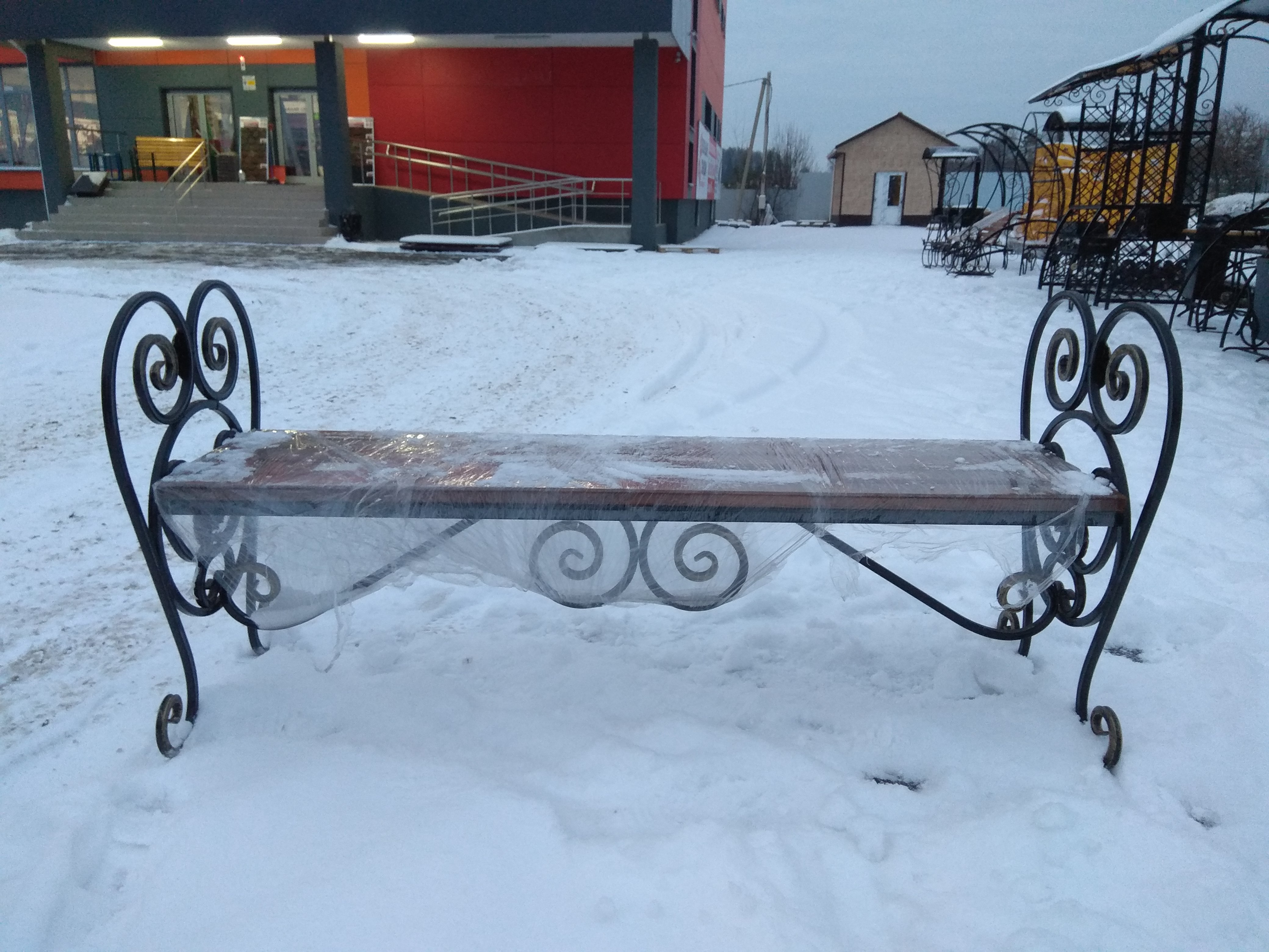 Скамейка №14 (1,5м.) с деревом изображение, анонсные картинки товара