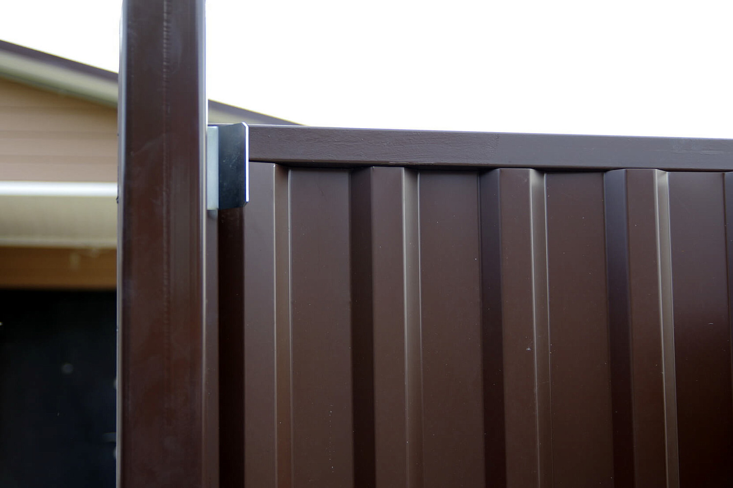 Установка откатных ворот: как правильно выполнить монтаж