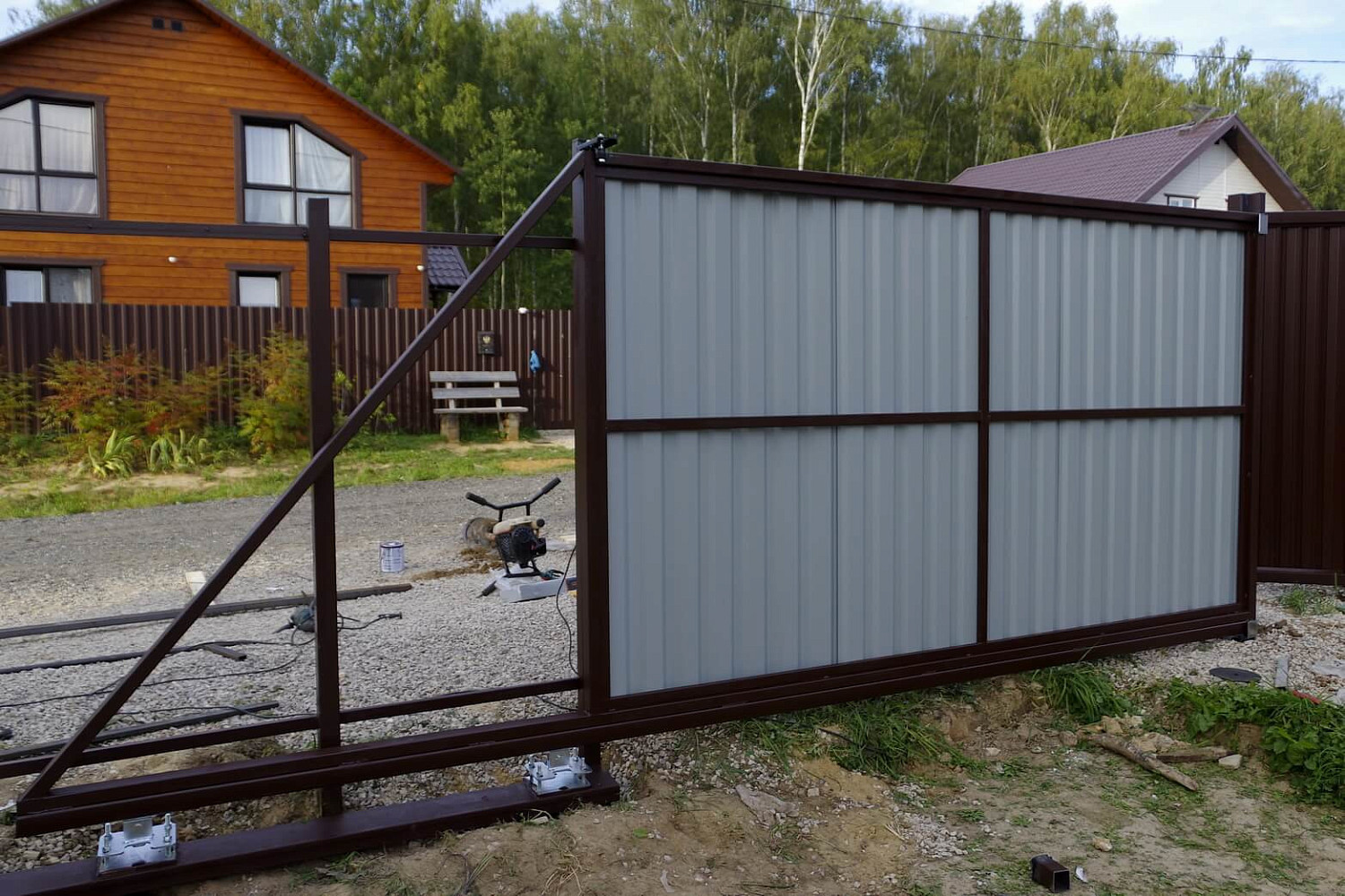 Установка откатных ворот: как правильно выполнить монтаж