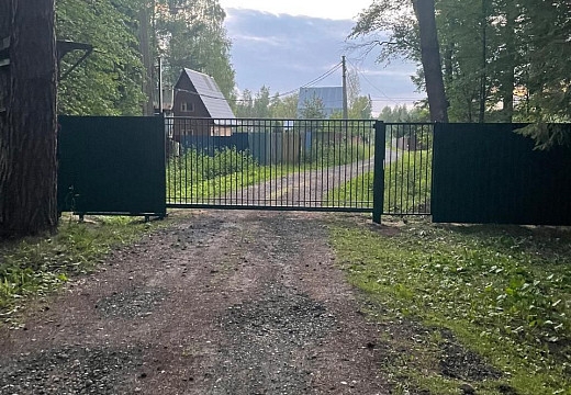 Забор из металлического штакетника