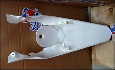 UFO REAR FENDER WHITE крыло заднее белое 250 350 450 SX 11 16 / EXC 12 13  ( KT04032 041 )