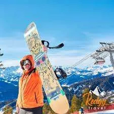 Rental of 1 set of snowboard or downhill skis