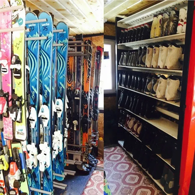 Rental of 2 sets for snowboarding or skiing of the Standard category for 3 days
