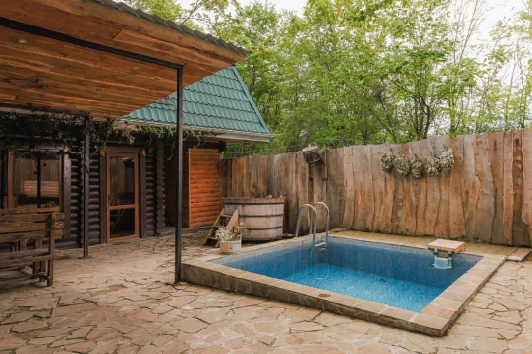 2 horas de aluguer de banho turco russo com piscina no período das 00:00 às 15:00