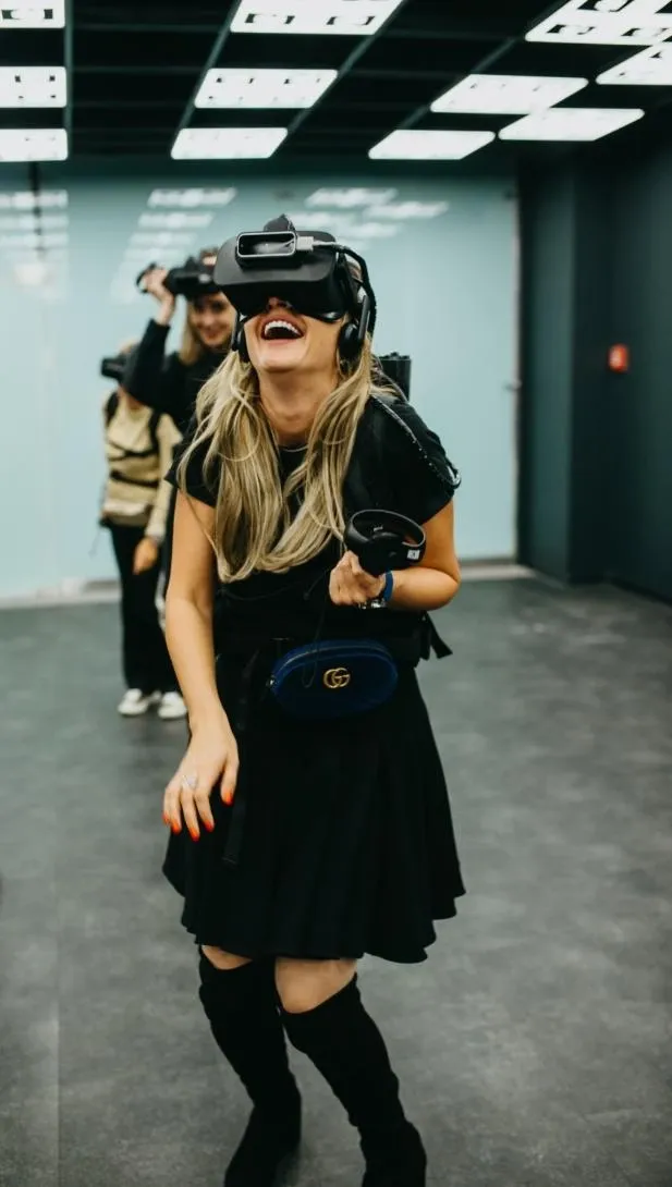 30 minutos de jogo em capacete de realidade virtual com controle para uma pessoa