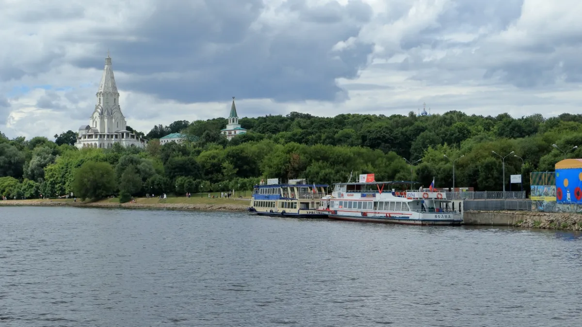 Теплоход в Коломенском: детская прогулка по Москве