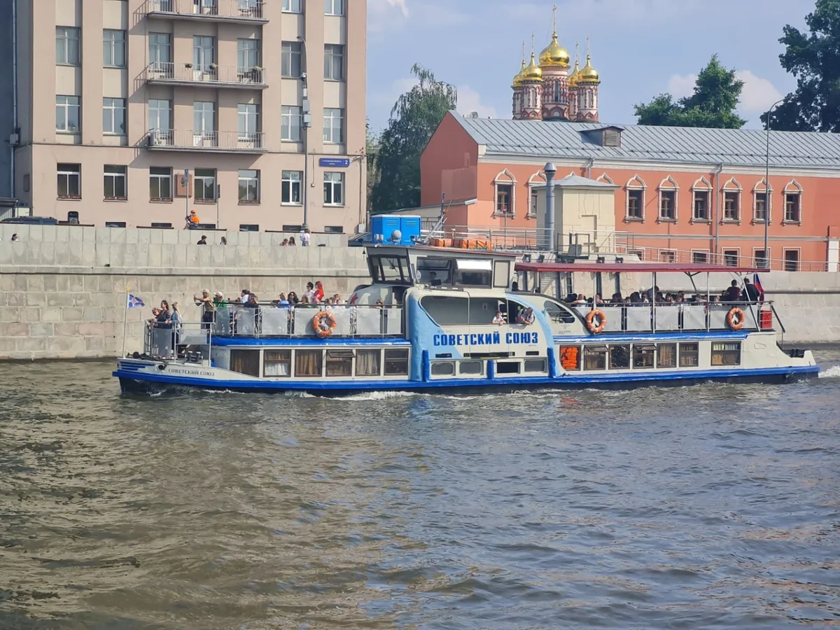 Прогулка на теплоходе от Зарядья по Москве-реке